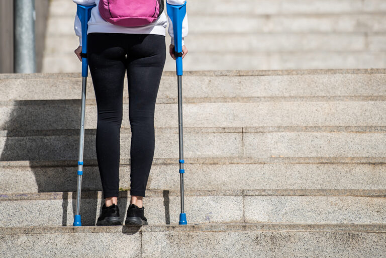 Kula rehabilitacyjna pomoc sprawności ruchowej oraz stabilności w codziennym poruszaniu się